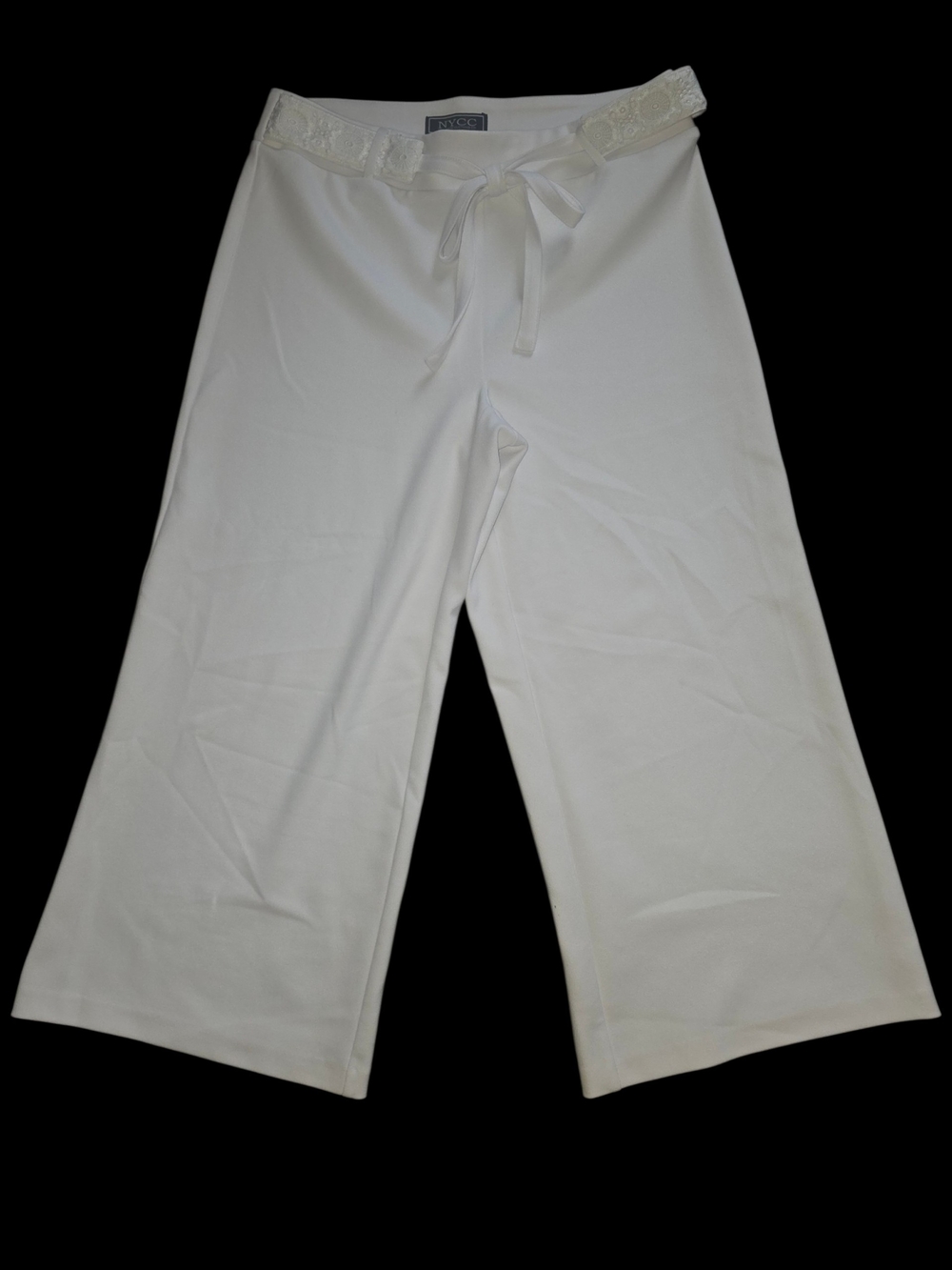 White Lace-Trim Capris with Waist Tie